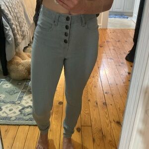 Light wash, high rise,skinny jeans